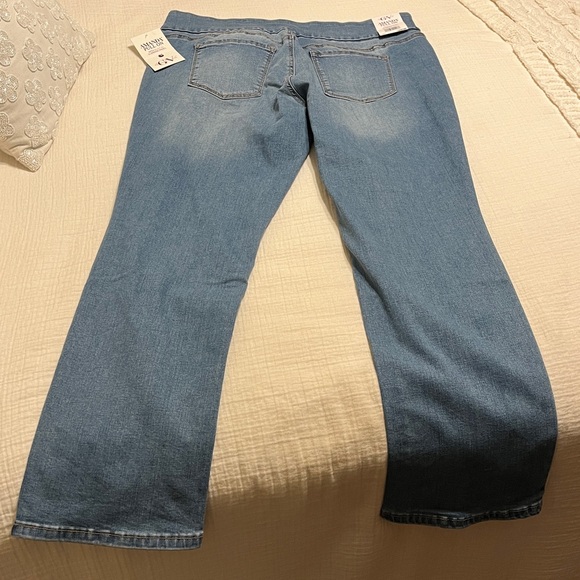 New With Tags Gloria Vanderbilt Light Blue Jeans Size 16 Short - Picture 2 of 8